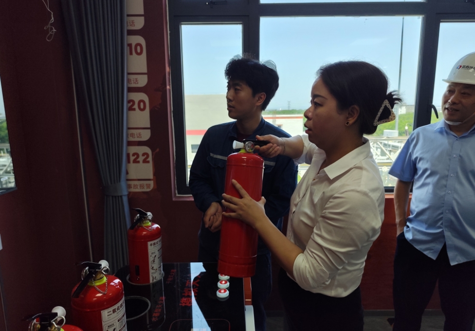 z6尊龙中国环保党委书记万娇一行赴铂瑞能源（资阳）发展安全专项查抄